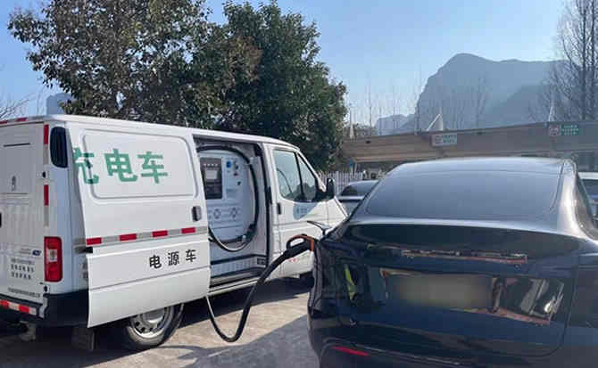 双鸭山汽车搭电